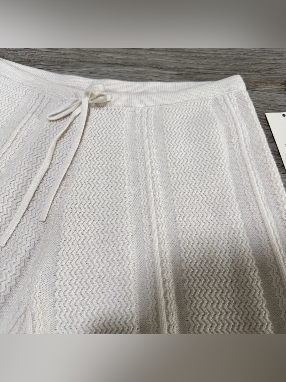 A New Day Women’s High Rise Cream Knit Shorts Size Small - Picture 4 of 7